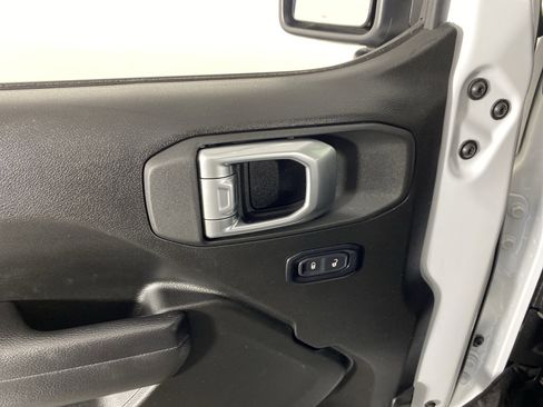 Used 2025 Jeep Wrangler Sport AWD/4WD image 14