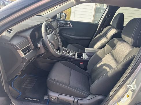 Used 2025 Mitsubishi Outlander ES AWD/4WD image 20