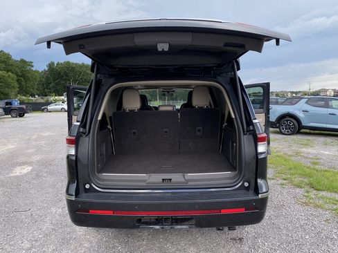 Used 2022 Lincoln Navigator L Reserve RWD image 23