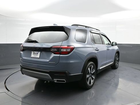 Certified 2024 Honda Pilot Touring image 6