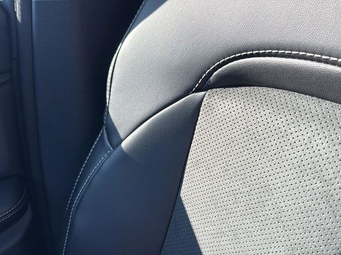 New 2025 Jeep Grand Cherokee Altitude image 21