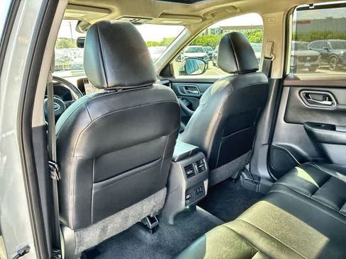 Used 2021 Nissan Rogue SL w/ Premium Package FWD image 19
