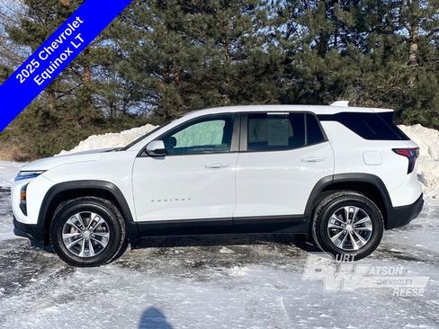 Used 2025 Chevrolet Equinox LT image 3