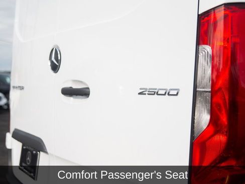 Used 2025 Mercedes-Benz Sprinter 2500 image 19