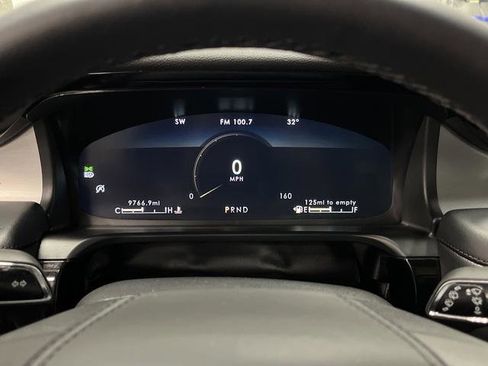 Used 2023 Lincoln Aviator AWD w/ Premium Package image 18