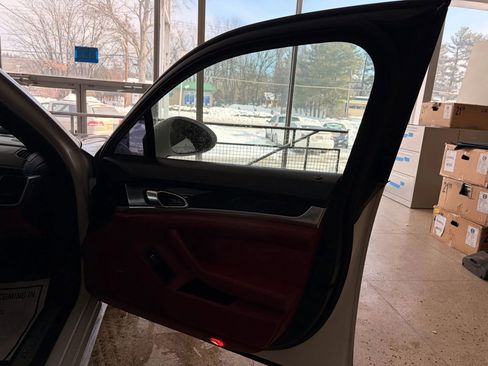 Used 2014 Porsche Panamera w/ Bose Audio Package image 20