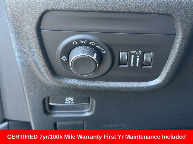 Certified 2025 Jeep Grand Cherokee Altitude AWD/4WD image 27