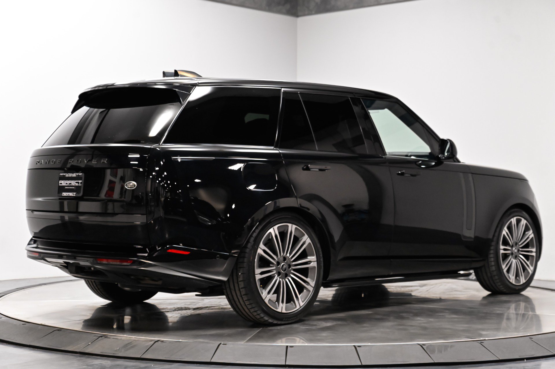 Used 2023 Land Rover Range Rover SE AWD/4WD image 12