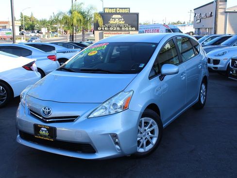 Used 2012 Toyota Prius V Three image 2