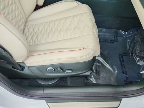 Used 2025 Genesis GV80 3.5T e-SC image 24