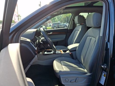Used 2023 Audi Q5 2.0T Premium Plus w/ Premium Plus Package AWD/4WD image 13
