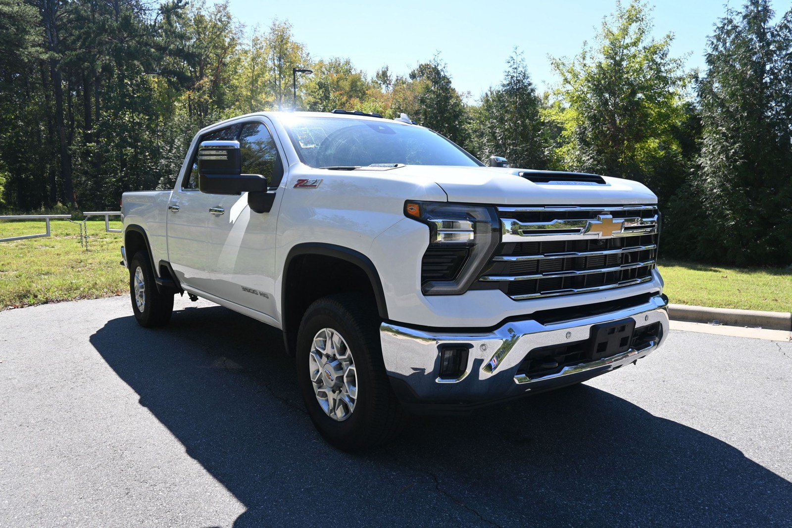 Used 2024 Chevrolet Silverado 3500 LTZ w/ LTZ Convenience Package AWD/4WD image 13