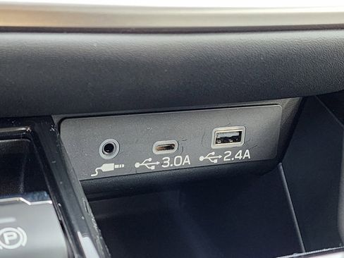 Certified 2025 Subaru Legacy Limited image 15