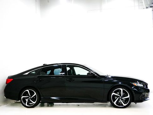 Used 2022 Honda Accord Sport image 4