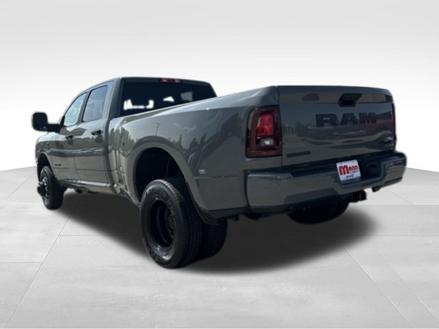 New 2026 RAM 3500 Big Horn AWD/4WD image 3
