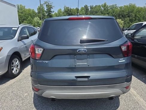 Used 2019 Ford Escape SE FWD image 4