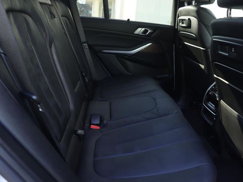 Used 2022 BMW X5 xDrive40i w/ M Sport Package image 22