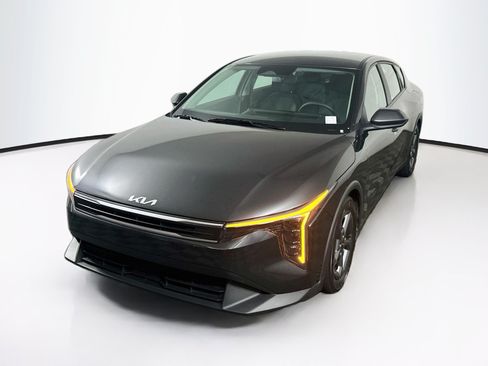 Used 2025 Kia K4 FWD image 3