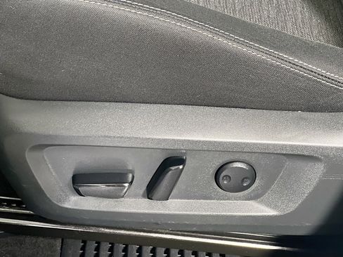 Used 2023 Nissan Rogue SV image 15