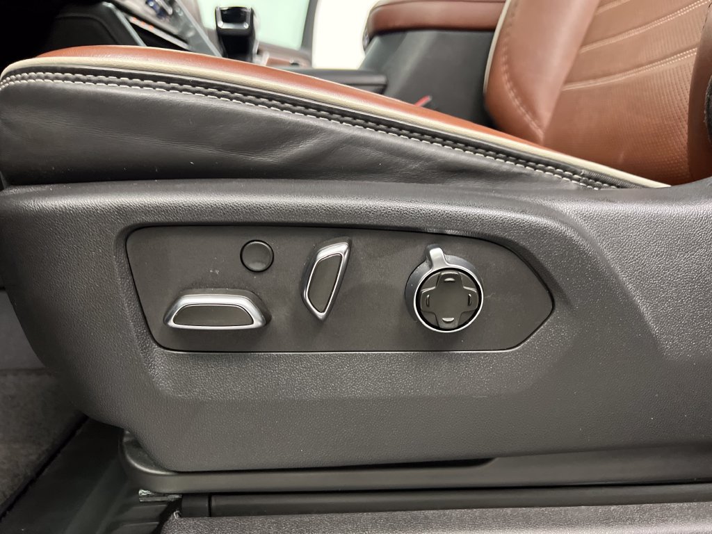 Used 2023 GMC Sierra 1500 Denali Ultimate AWD/4WD image 13