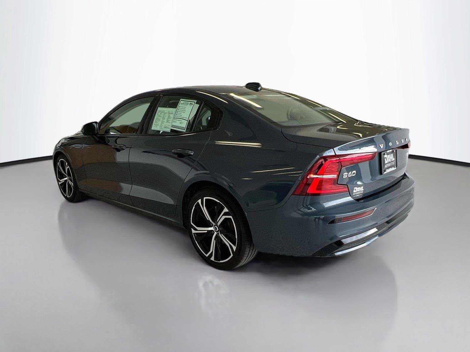 Used 2024 Volvo S60 B5 Core AWD/4WD image 10