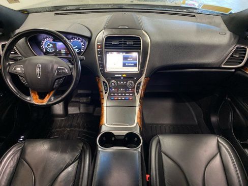 Used 2017 Lincoln MKX Reserve image 12