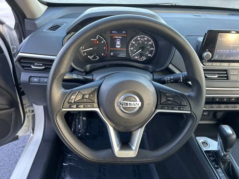 Used 2022 Nissan Altima 2.5 S image 18