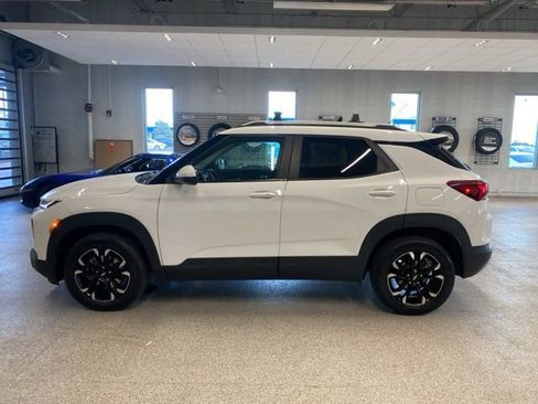 Certified 2021 Chevrolet TrailBlazer LT w/ Sun and Liftgate Package image 10