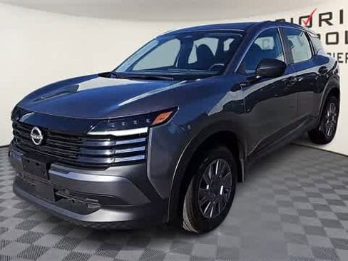 Used 2025 Nissan Kicks S image 4