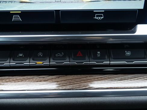 Used 2025 Chevrolet Silverado 1500 LT image 19