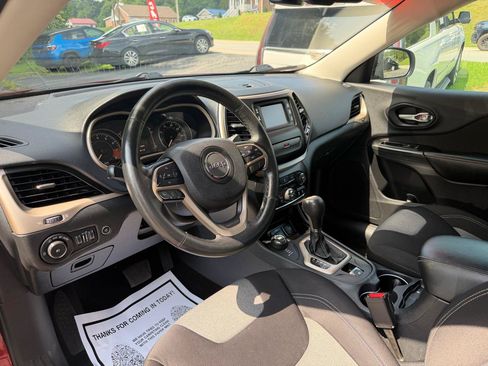 Used 2014 Jeep Cherokee Latitude w/ Comfort/Convenience Group AWD/4WD image 17