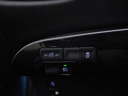 Used 2017 Toyota Prius Prime Plus image 29