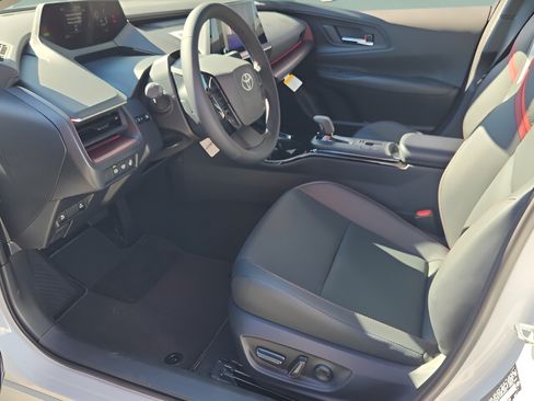 New 2026 Toyota Prius Plug-In Hybrid FWD image 14
