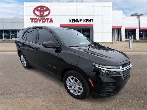 Used 2023 Chevrolet Equinox LS FWD image 1
