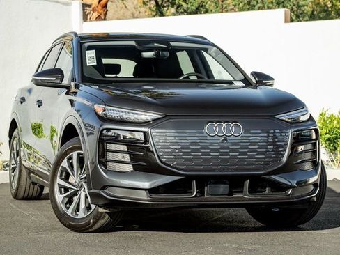 Certified 2025 Audi Q6 e-tron Premium Plus w/ Premium Plus AWD/4WD image 4