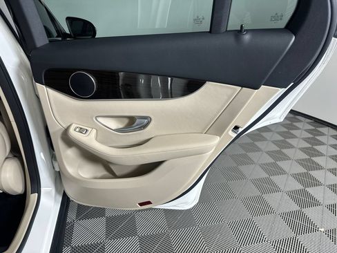 Certified 2022 Mercedes-Benz GLC 300 image 18
