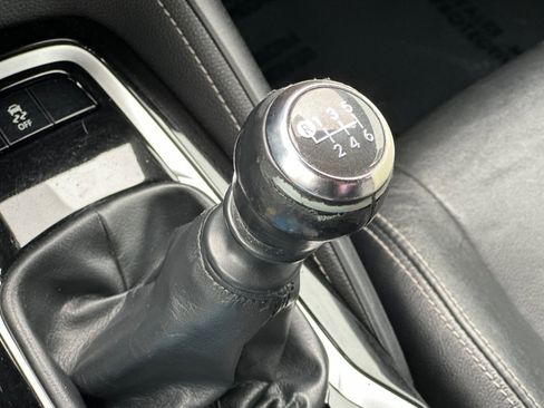 Used 2020 Toyota Corolla XSE image 20