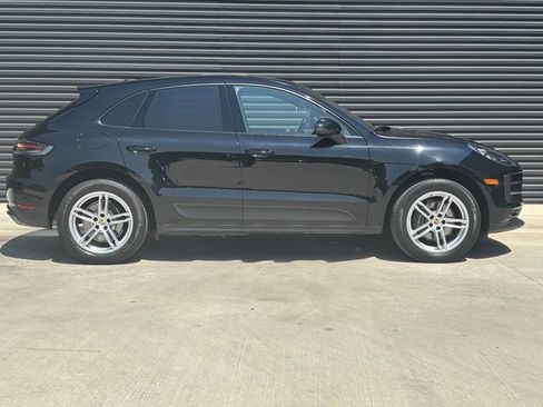 Certified 2021 Porsche Macan image 8