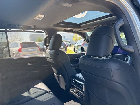 Used 2024 Lexus LX 600 4WD w/ Luxury Package image 13