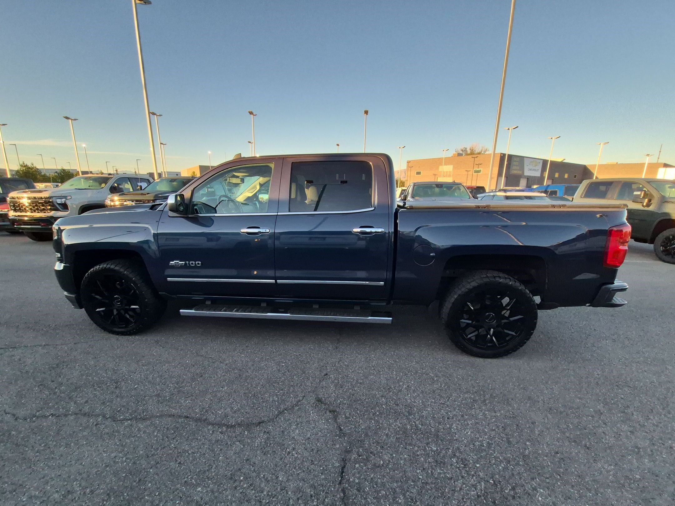Used 2018 Chevrolet Silverado 1500 LTZ Z71 w/ Centennial Edition AWD/4WD image 7
