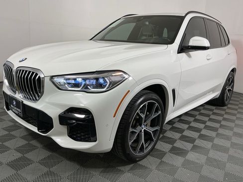 Certified 2023 BMW X5 sDrive40i w/ Executive Package image 2
