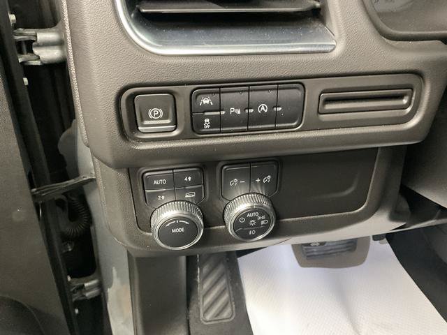 Used 2023 GMC Yukon SLE w/ Gmc Pro Safety Plus Package AWD/4WD image 14