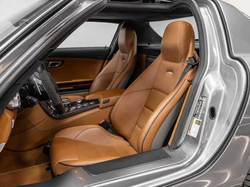 Used 2012 Mercedes-Benz SLS AMG Coupe image 7