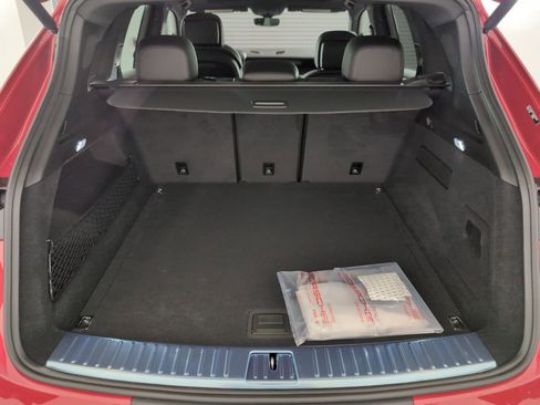 Used 2025 Porsche Cayenne image 25
