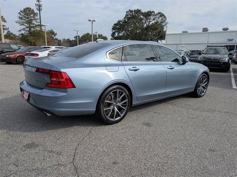 Used 2018 Volvo S90 T5 Momentum w/ Convenience Package image 4