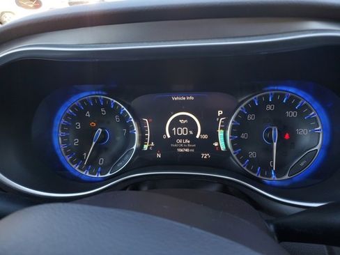 Certified 2018 Chrysler Pacifica Touring-L Plus image 16