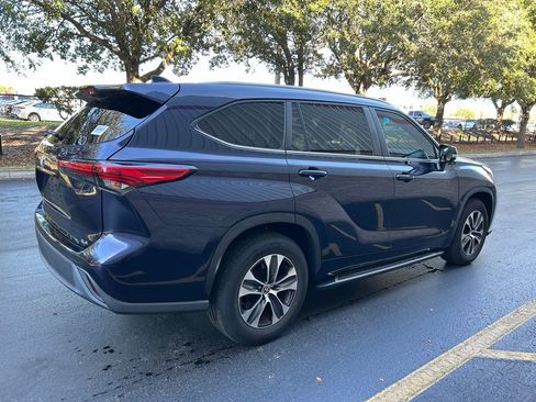 Certified 2023 Toyota Highlander XLE image 5