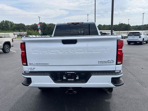 New 2026 Chevrolet Silverado 2500 High Country w/ High Country Premium Package AWD/4WD image 8