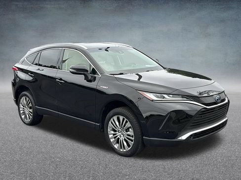Used 2021 Toyota Venza XLE w/ Softex Package AWD/4WD image 3