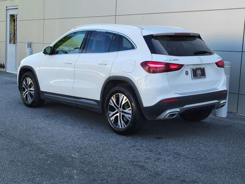 Used 2025 Mercedes-Benz GLA 250 4MATIC image 3